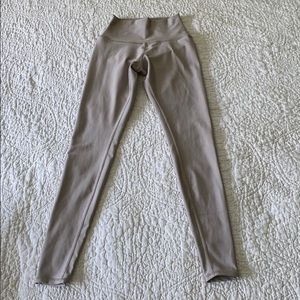 Alo Yoga High-Waist Airlift Legging Gravel size XS